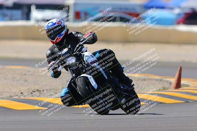 media/Oct-09-2022-SoCal Trackdays (Sun) [[95640aeeb6]]/Turn 2 (1110am)/